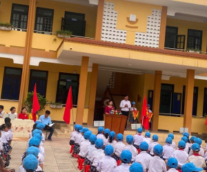 Đánh hiệu phó nhập viện, hiệu trưởng xin lỗi trước toàn trường