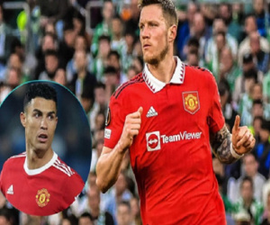 Ronaldo bị chê kém tài 'chân gỗ' Weghorst