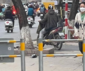 Công an bắt kẻ biến thái quấy rối nữ sinh quanh trường ĐH ở Hà Nội