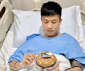 Phan Văn Đức phẫu thuật thành công, đón sinh nhật trên giường bệnh