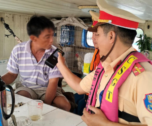 Thuyền viên ở Vĩnh Phúc bị phạt vi phạm nồng độ cồn 'kịch khung'