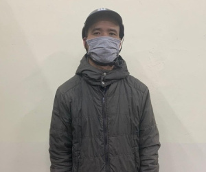 Danh tính kẻ biến thái chuyên phô dâm, 'tự sướng' trước cổng trường Đại học Thương mại