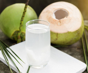 Một quả dừa bán chênh 40.000 đồng ở Sầm Sơn