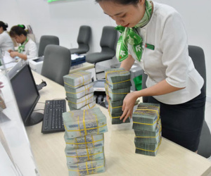 Lãi suất cho vay vẫn cao