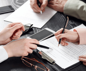 Doanh thu tỷ USD, Prudential, Manulife lãi đột biến
