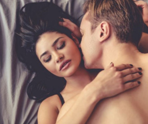 Lo sợ bị đổ tội ngoại tình vì ngủ mơ 'yêu' người khác