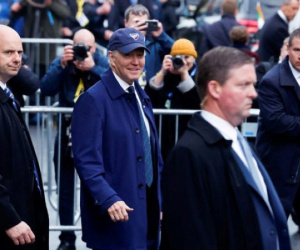 Tài liệu về việc bảo vệ ông Biden khi thăm Bắc Ireland bị rơi trên đường
