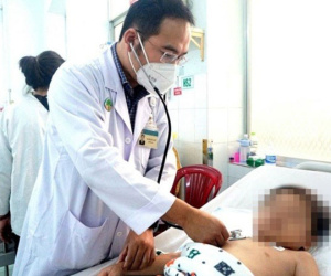 Uống thuốc hạ sốt quá liều, bé trai 8 tuổi nguy kịch