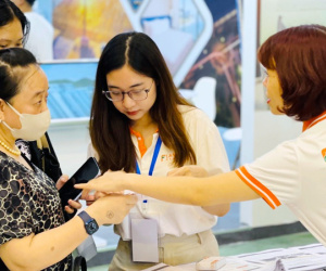 Vé máy bay cao ngất ngưởng, chục nghìn tour giảm giá cầm chừng