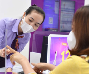 Lãi suất tiết kiệm diễn biến trái ngược, 2 ngân hàng bất ngờ tăng vọt