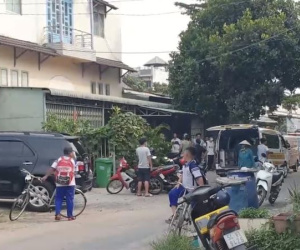 Sáng vẫn được chồng chở đi làm, trưa về phòng trọ vợ liền chết đứng khi chứng kiến cảnh tượng bên trong