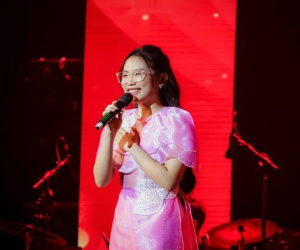 Phương Mỹ Chi gây sốt MXH khi hát 'Người tình mùa đông' bằng 5 thứ tiếng