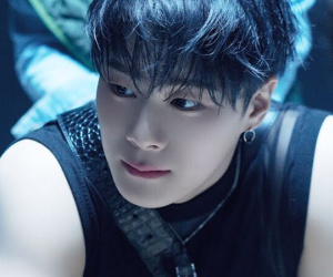 Ca sĩ Moonbin qua đời ở tuổi 25, cảnh sát nghi tự tử