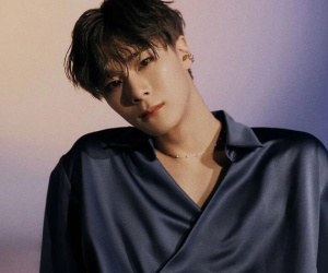Em gái huỷ show, MC nổi tiếng bật khóc khi đưa tin về cái chết của Moonbin