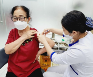 Tiêm phòng vaccine cúm, phế cầu tăng khả năng bảo vệ phổi trước Covid-19