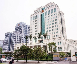 Bộ TN-MT đình chỉ công tác 2 cán bộ vừa bị bắt vì nhận hối lộ