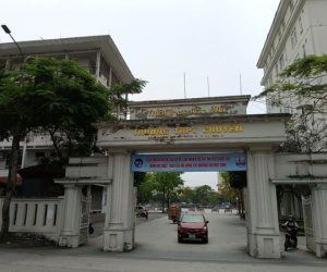 Vụ nữ sinh trường chuyên tự tử: Một số giáo viên, học sinh nhận tin nhắn đe doạ