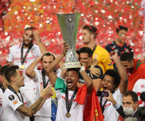 Sevilla và thói quen đáng sợ: Cứ lọt bán kết là giành cúp