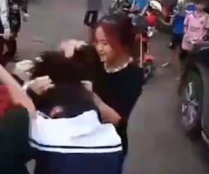 Nữ sinh lớp 8 ở Hà Nội bị đánh hội đồng phải nhập viện: 'Các em đang là bạn thân'