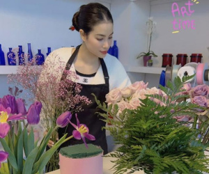 Rời showbiz để sang Mỹ sinh sống, Phạm Hương hiếm hoi đăng ảnh tiết lộ về công việc mới ở xứ sở cờ hoa