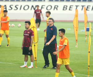 HLV Philippe Troussier và những cửa ải cần vượt qua
