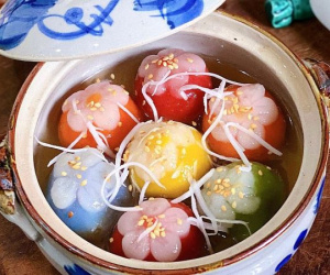 Tết Hàn thực, chỉ ngồi nhà bán hết 10 tấn bột bánh trôi ngũ sắc