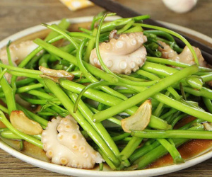Người Nhật rất thích loại rau giá rẻ, giúp hạ đường huyết, nhuận tràng ở Việt Nam