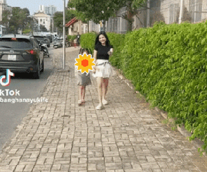 Đoàn Di Băng lộ khoảnh khắc dùng app quá đà, chân dài bất thường