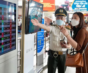 Vé máy bay rẻ bất thường: Có hay không việc găm hàng, 'om' giá?