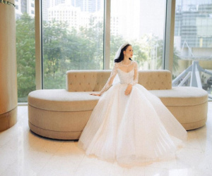 Lấy thiếu gia 'đế chế hàng hiệu', hotgirl Hà Thành mặc ngày càng sang, diện váy cưới được so sánh với Công nương Kate