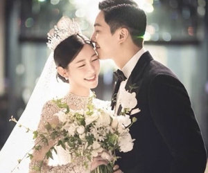 Hé lộ món quà đặc biệt Lee Seung Gi và Lee Da In dành tặng khách mời trong đám cưới
