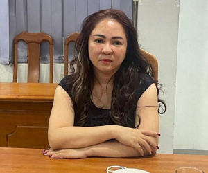 Bị yêu cầu bồi thường 'khủng', bà Nguyễn Phương Hằng phản ứng gì?