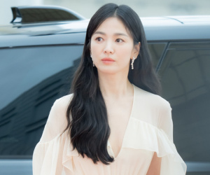 Song Hye Kyo gây sốt với nhan sắc 'không tuổi' tại thảm đỏ Baeksang 2023