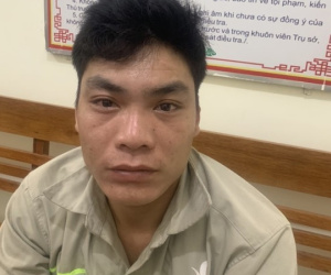Trộm hàng loạt biển báo trên đường để bán phế liệu