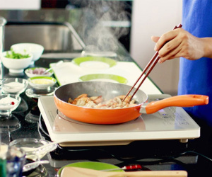Những món không nên ăn khi đi du lịch