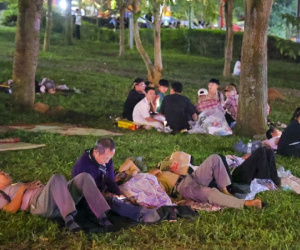 Du khách ngủ ngoài trời chờ ngày dâng hương, hành lễ tại đền Hùng