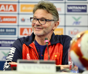 HLV Troussier: Các đội mạnh như nhau, ai chẳng muốn vô địch SEA Games 32