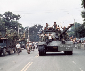 Sáng 30/4/1975: Xe tăng quân giải phóng từ 5 hướng tràn ngập Sài Gòn