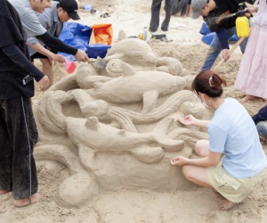 Sôi động cuộc thi đắp tượng cát nghệ thuật tại bờ biển Đà Nẵng