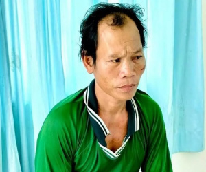 Mâu thuẫn, em dùng que sắt đâm xuyên ngực anh trai