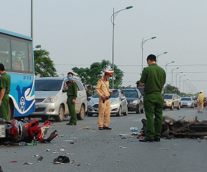 Hà Nội: Hai xe máy va chạm trên Quốc lộ 1A, 2 người tử vong tại chỗ
