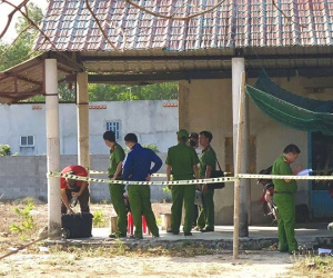 Người đàn ông nghi bị sát hại, tử vong trước cửa nhà