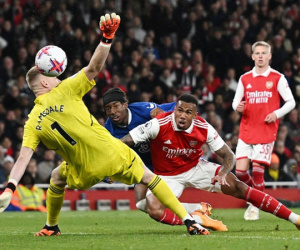 Thắng đại chiến thành London, Arsenal đòi lại ngôi đầu Ngoại hạng