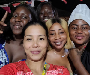 Cuộc sống của người phụ nữ Việt nấu ăn cho giới nhà giàu ở Senegal