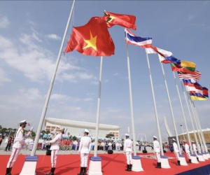 Quốc kỳ Việt Nam tung bay trong Lễ thượng cờ SEA Games 32