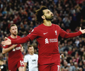 Salah lập đại công, Liverpool phả hơi nóng vào gáy MU