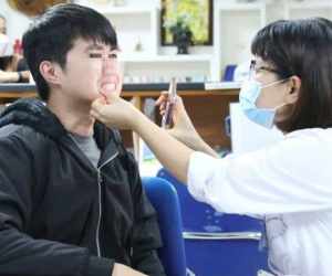 Đi nhổ răng khôn, nam sinh viên phát hiện bệnh nguy hiểm