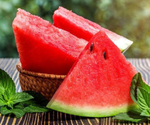 Dưa hấu mát lành nhưng những người này nên tránh cho xa kẻo tự hại thân