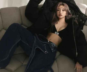 Hot girl lấy chồng thiếu gia tung ảnh khoe cận body trên giường