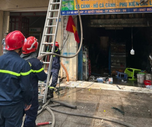 Sau khi chia tay, người đàn ông đốt 2 căn nhà làm 4 người thương vong